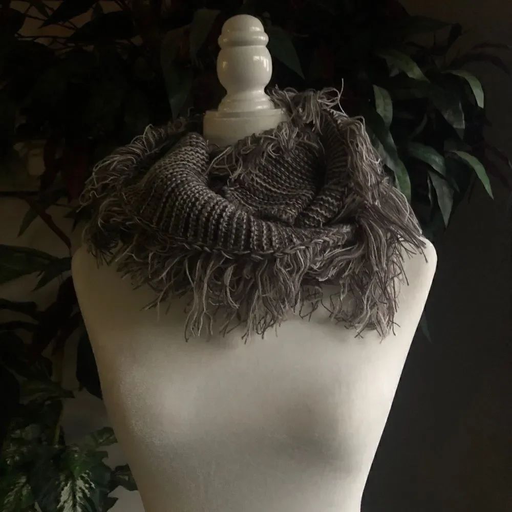 Infinity Warm Scarf    - Picture 5 of 5